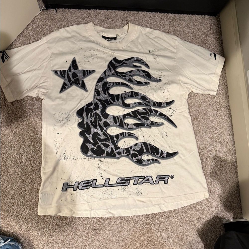 Hellstar Men's Graphic Tee - White and Black